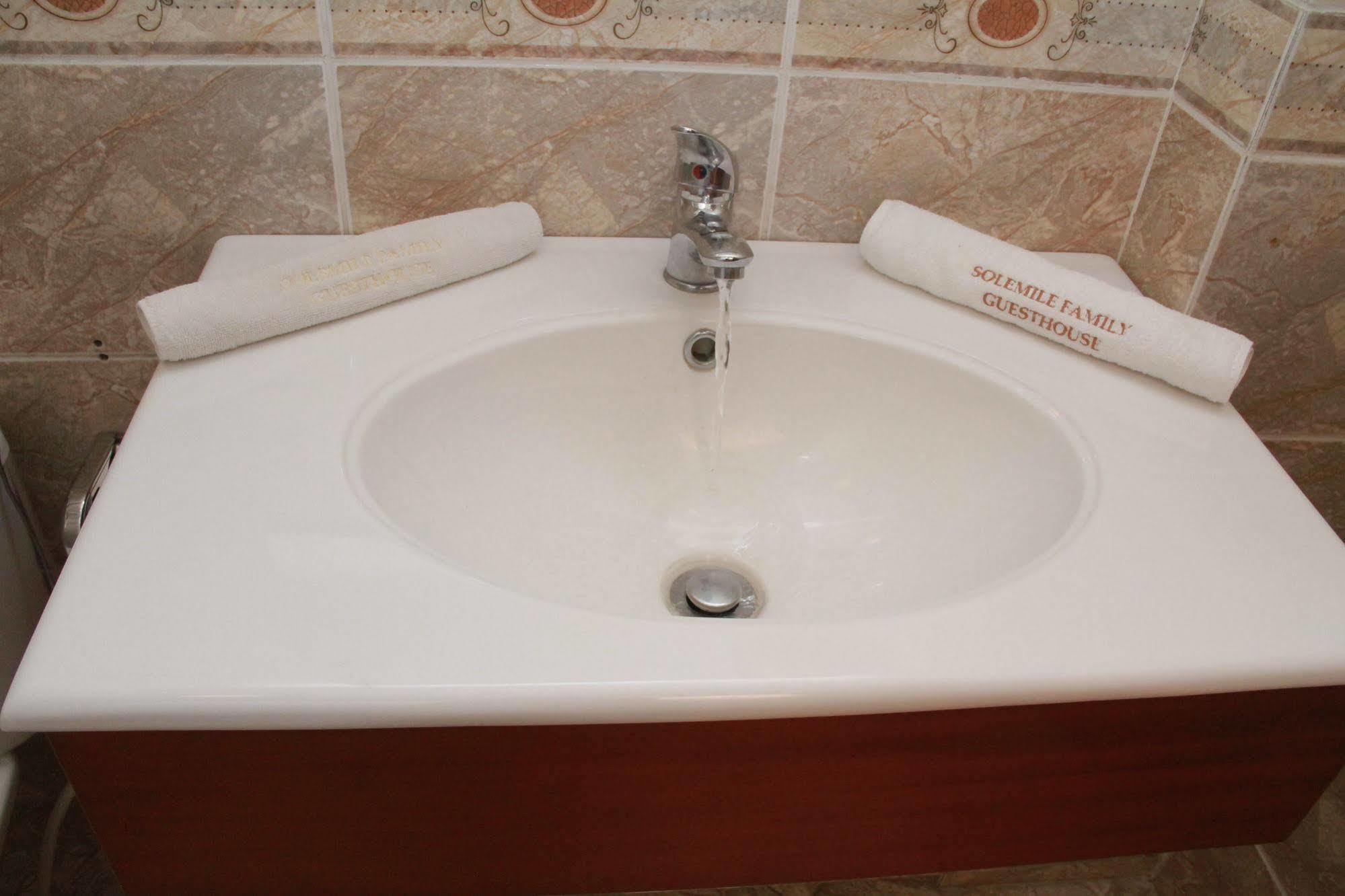 אדיס אבבה Solmile Family Guest House מראה חיצוני תמונה